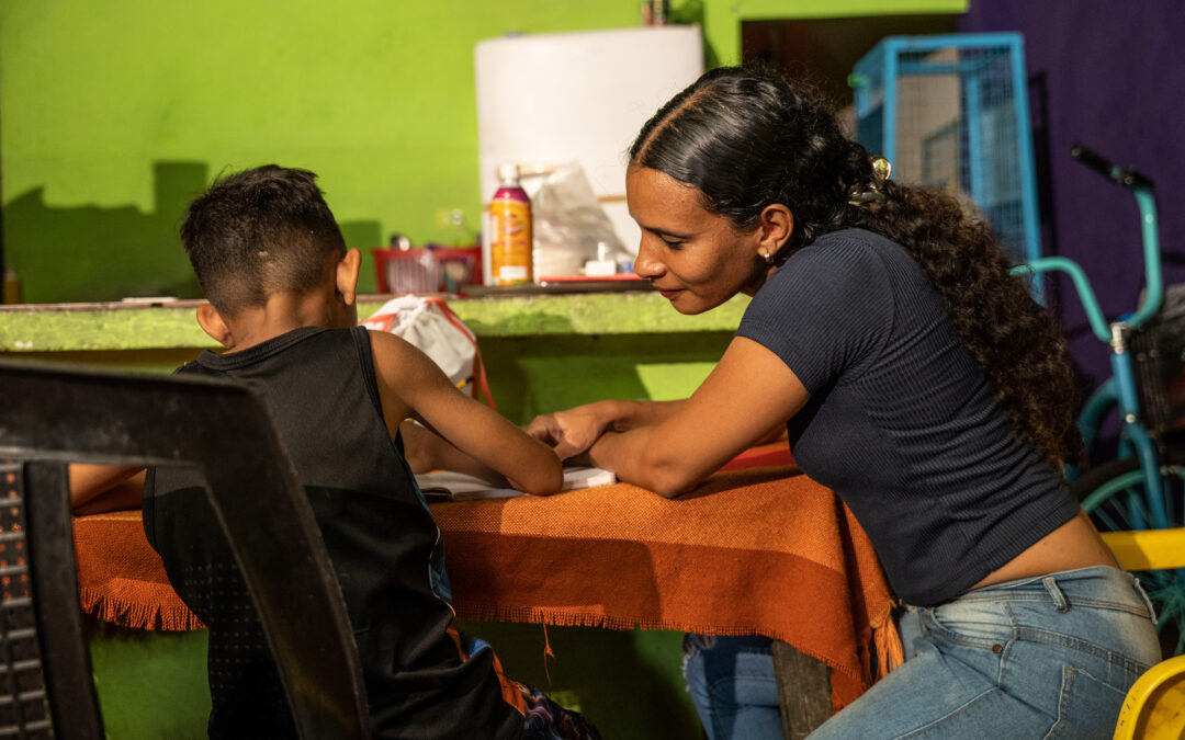 GUÍA METODOLÓGICA PARA LA GESTIÓN DE CASOS DE POBLACIÓN ASISTIDA POR CARE ECUADOR LINEAMIENTOS Y ESTRATEGIAS CARE ECUADOR 2024 -2025